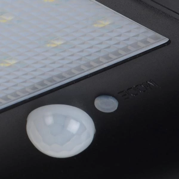 Lucide BASIC - Wandlamp - Zonne-energie - LED - 1x3W 2700K - IP44 - Beweging & dag/nacht sensor - Zwart - detail 2